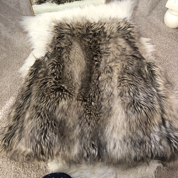 Fur vest - Picture 4 of 4